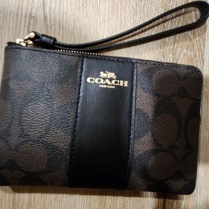 Coach wristlet like new